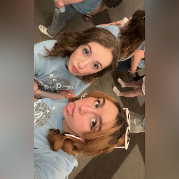 Meet your Posher, Ruth - Picture 2 of 4